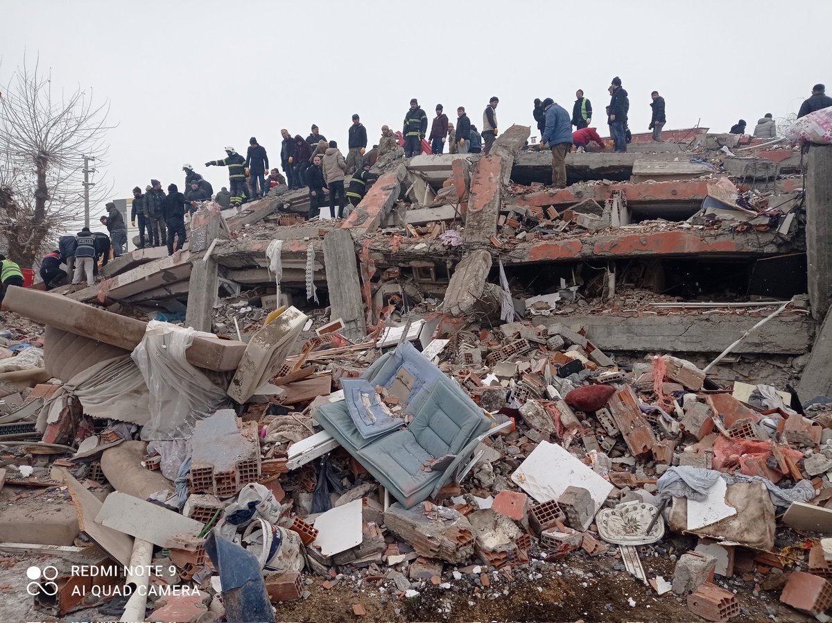 Yarabbi sana şükürler olsun
Yarabbi sen Muhammed ümmetini koru amin.
#Elbistandeprem <a href="/RTErdogan/">Recep Tayyip Erdoğan</a>
<a href="/mahirunal/">Mahir Ünal 🇹🇷</a> <a href="/zafersahin06/">Zafer Şahin</a>