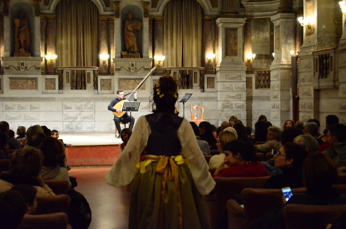 #Seicentina, la nostra produzione teatrale per avvicinare l'infanzia all'ascolto della musica del '600, torna in scena per le scuole di #RioneroinVulture, domani #7febbraio al Centro Visioni Urbane, all'interno della rassegna di musica e teatro #Papillons, curata da <a href="/_Vulcanica_/">Vulcanica Associazione Culturale</a>.