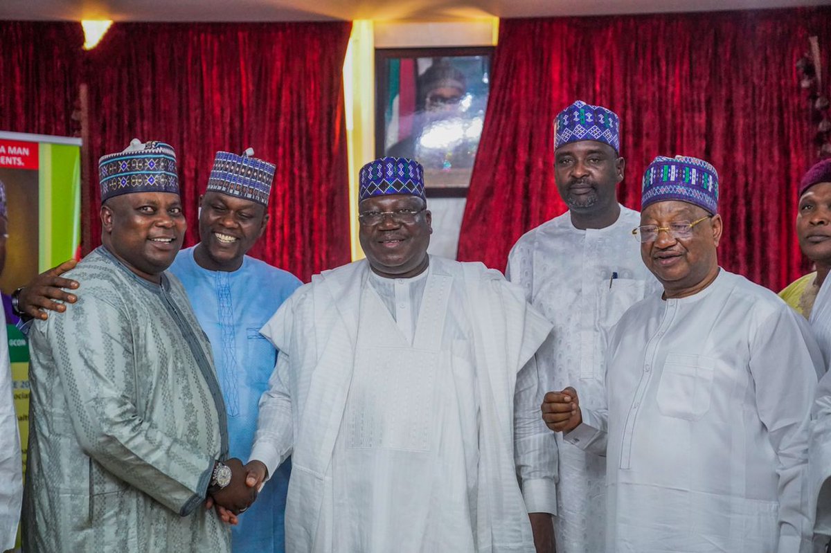 Alibrahimabbas's tweet photo. Alhamdulillah,
SARDAUNAN BADE, Senate President Ahmed Ibrahim Lawan PhD is back on track. Masha Allah https://t.co/mz8QCZ8hEB