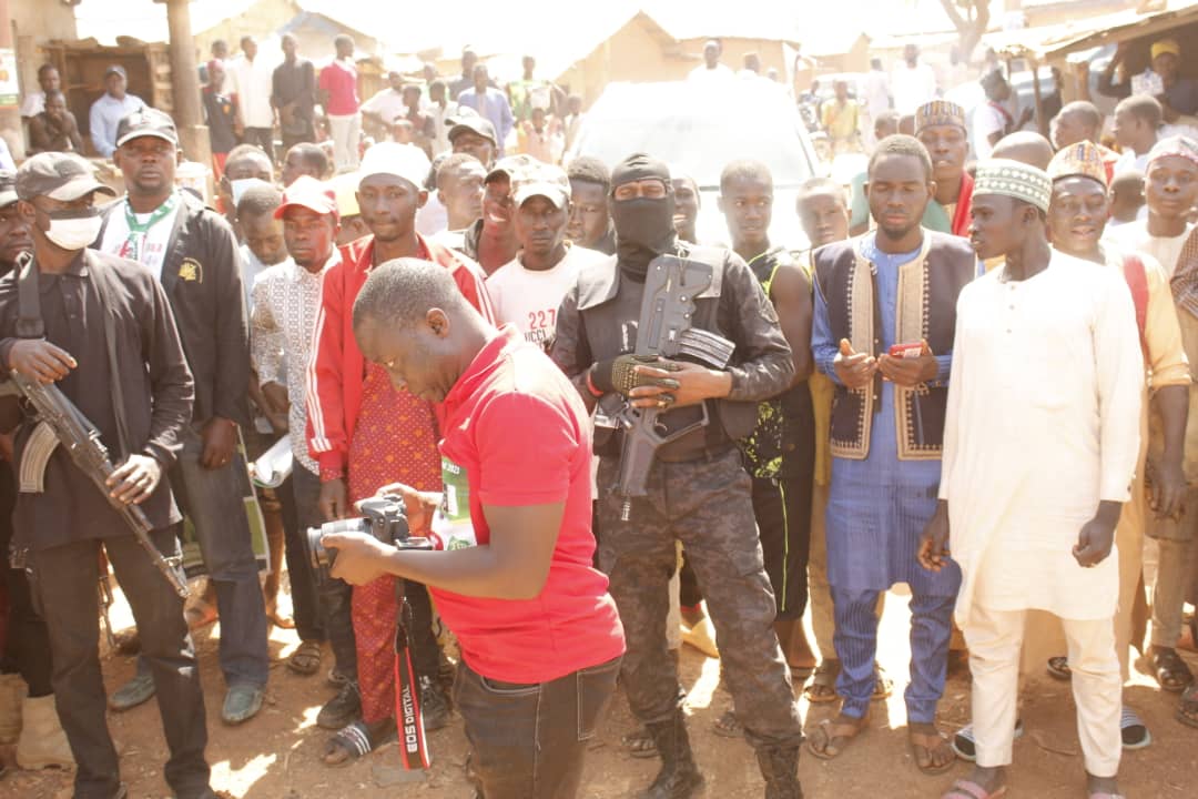 joe_asake's tweet photo. Today the Asake-Bashir campaign train visited communities in Giwa LGA. We're overwhelmed by the support shown by the good and resilient people of Giwa. 
We firmly believe that a better Kaduna is possible.
Together we'll #SecureKaduna and #RestoreHope. https://t.co/A1tomPrxjn
