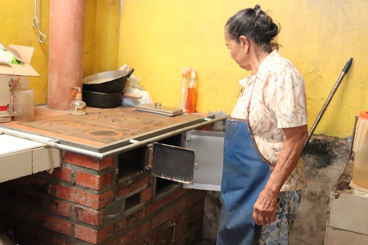 #local Estufas ecológicas: el cambio de vida para 60 familias campesinas de Lebrija
boletindenoticias.com.co/estufas-ecolog… 
<a href="/LebrijaAlcaldia/">AlcaldíaDeLebrija</a> <a href="/LuisCarlosAyal/">Luis Carlos Ayala Rueda</a> 
#CalidadDeVida #MedioAmbiente #familias #SectorRural #Lebrija #Santander