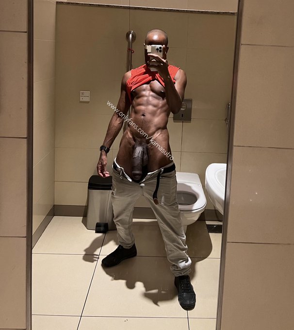 😈 The black mamba is a species of highly venomous snake belonging to the family of Macho BBC 💯👊🏽  Click