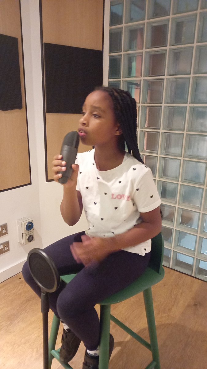 msmpowerhouse's tweet image. Its #fundaymonday over at @msmpowerhouse and what a brilliant evening we've had ❤ #sports #dancing #artsandcrafts #games #singing 🎤 💃🏿 ⚽️ 🎨