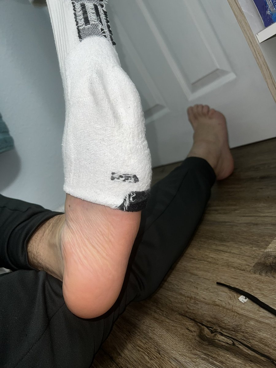 Thugfeet13 🦶🏼 👑 on Twitter "Smelly nike socks and soles"