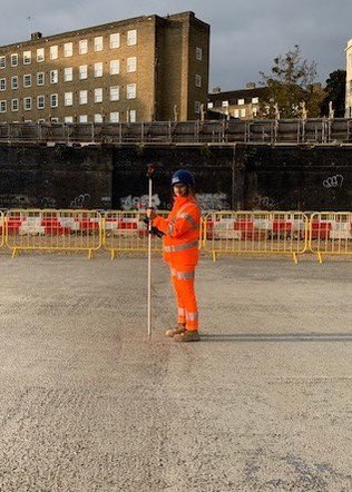 STEMRussell's tweet photo. In 2016 I remember sending a group of 6 formers @crossrail site visit during #apprenticeshipsweek so inspired a few applied, 1 accepted &amp; @the_ursuline had its 1st #CivilEngineer Aprentice, Amirah Dudhia is now site manager @SkanskaUKplc it takes just 1 visit to change attitudes! https://t.co/oXtCXwlRAg