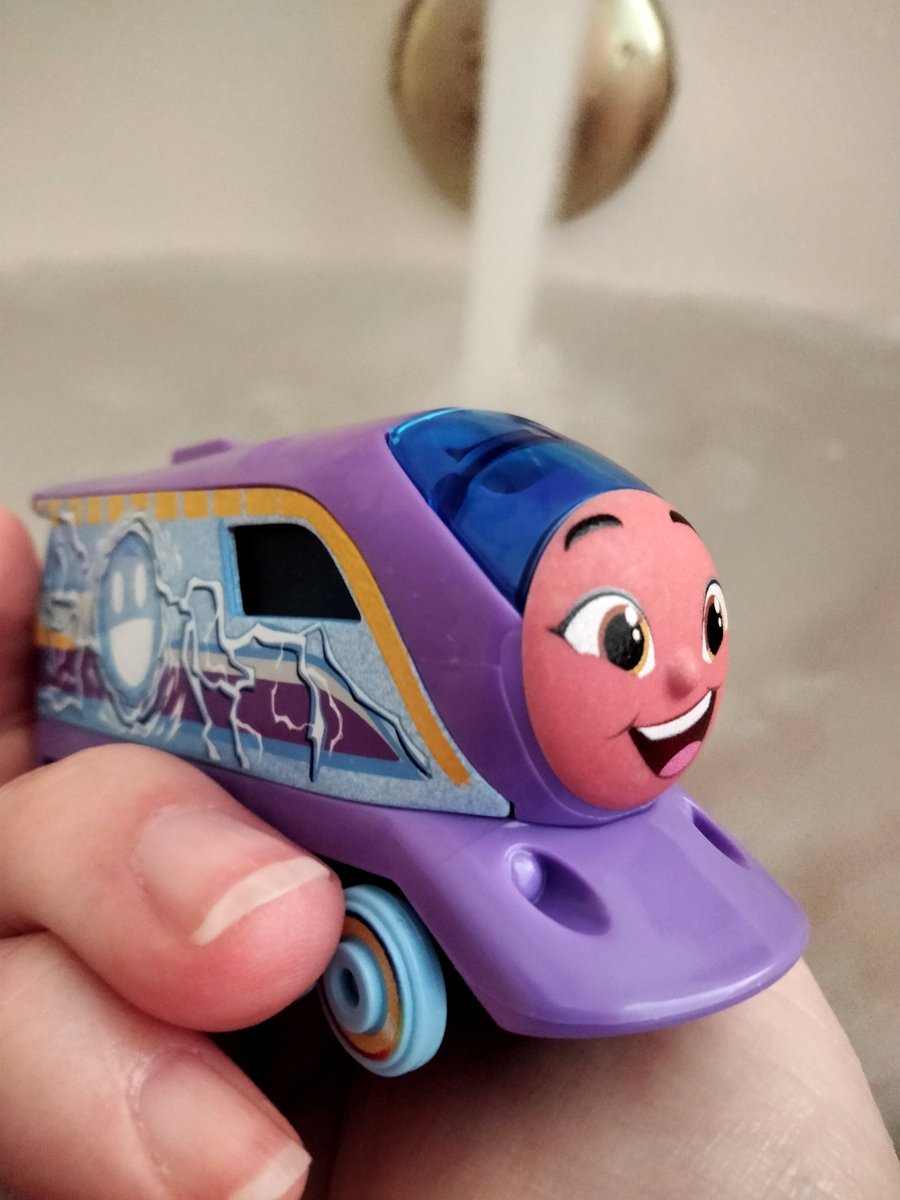 AshleyDeMoss6's tweet image. Push Along color changing Kana before and after #PushAlong #AllEnginesGo #ThomasAndFriends