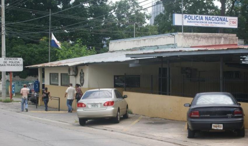 #NacionalCri <a href="/ProtegeryServir/">Proteger y Servir</a> mantiene retenido en la estación de San Francisco a @PedroSitton66, colaborador del diario Crítica <a href="/ProtegeryServir/">Proteger y Servir</a> <a href="/MinSegPma/">Ministerio de Seguridad Pública de Panamá</a>.