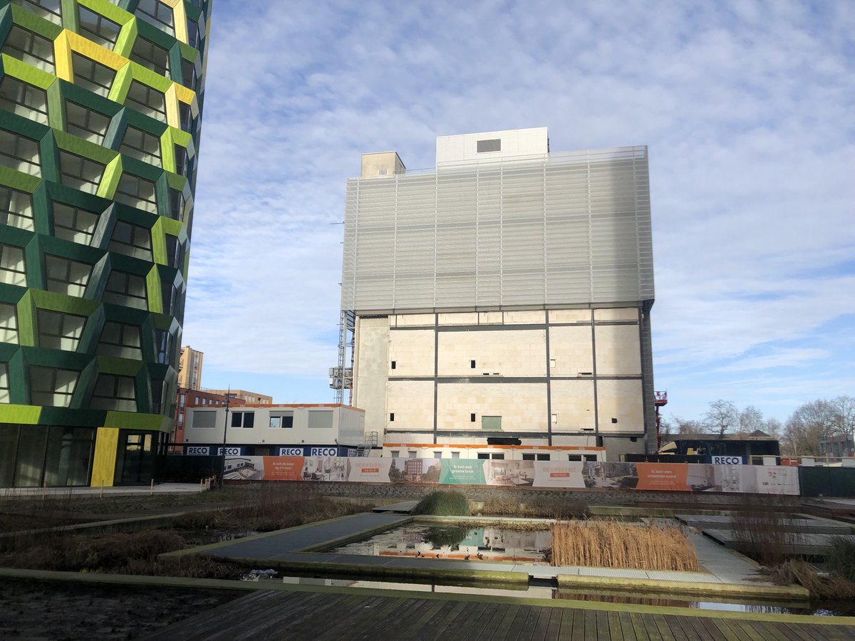 Langzaamaan wordt deze Baobab ontmanteld en herontwikkeld tot 206 studentenstudio’s #transformatie #allelectric