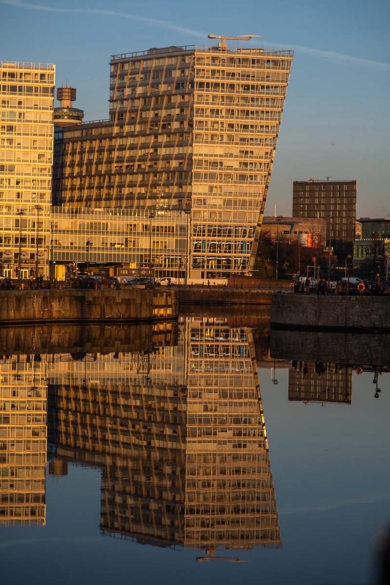rachfrancesca_'s tweet photo. Some more sunset pictures from the Albert dock 🌇🌅
#photography #liverpool #sunset #photographer #sonya7iii #picoftheday #city #docks #PhotographyContest #photographers #Sony #fyp #fypシ #albertdock https://t.co/htUPx6etjg