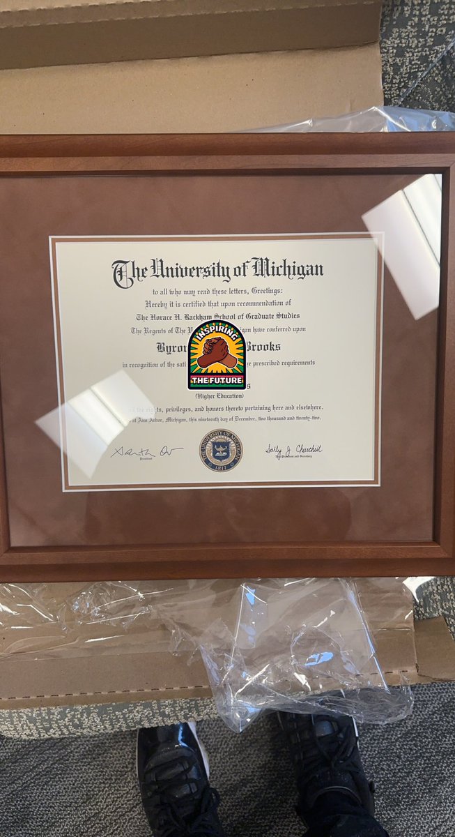 MoSoul313's tweet photo. Society & Statistics may be taking you that you can’t. Let this be Inspiration that you 〽️ost Definitely Can!!! 🤧 #FirstGenCollegeGradx3 #MAsteredIt #MichiganMan #MichiganGrad #NothingCanStopYou #BornInPrison #FormerlyHomelessCollegeGrad #MyAncestorsWildestDreams @UMich https://t.co/SbMNWButKF
