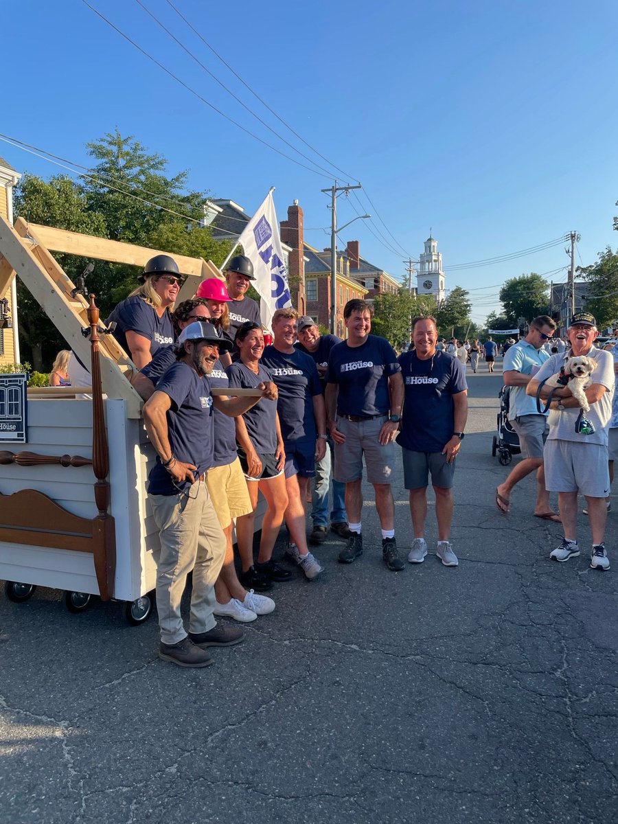 NewburyportGov's tweet photo. Newburyport will be featured on @ThisOldHouse on 2/9 and this episode takes place during the Yankee Homecoming Bed Race. This Old House airs Thursdays at 8pm on PBS and is freely available on Roku, https://t.co/c0yrZT63BF, and https://t.co/NteqXkkcoq.
#TOHTV #TOHNEWBURYPORT https://t.co/E0kurnPS9i
