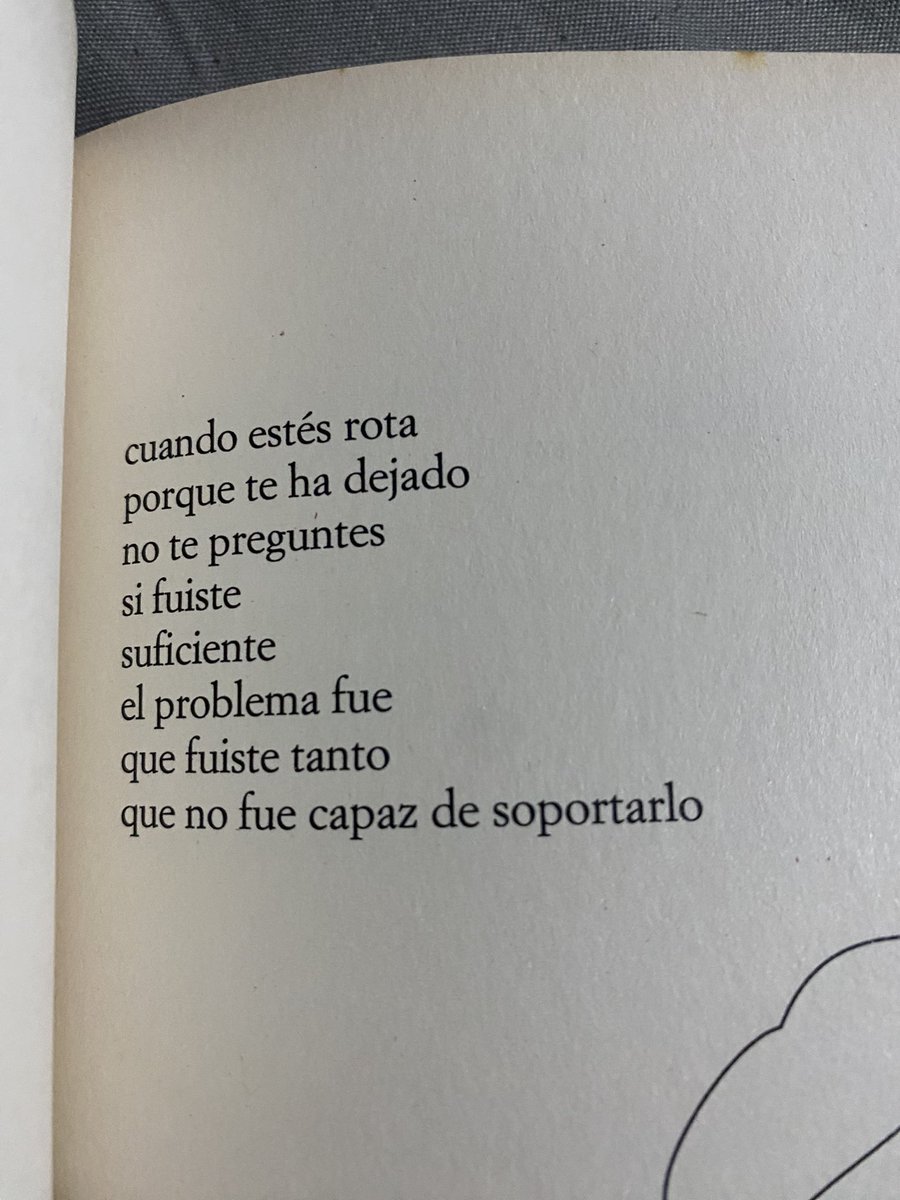 Cementedelibros's tweet photo. “cuando estés rota
porque te he dejado
no te preguntes 
si fuiste
suficiente
el problema fue…”
Autor: Rupi Kaur
Libro: Otras maneras de usar la boca
#cementeriodelibros https://t.co/jZcjKS59W5
