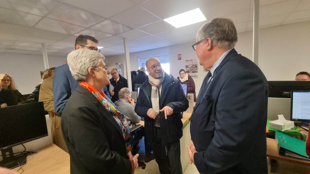 CVanhersel's tweet photo. Mobilisés pour l’inclusion par le logement.
Nous avons témoigné auprès de Madame la Ministre chargée des personnes handicapées @gdarrieussecq des actions de traduction de nos supports de com en facile à lire grâce aux @papblancsdunk 
Merci pour son écoute et ses encouragements! https://t.co/JMJKQAp1Zg