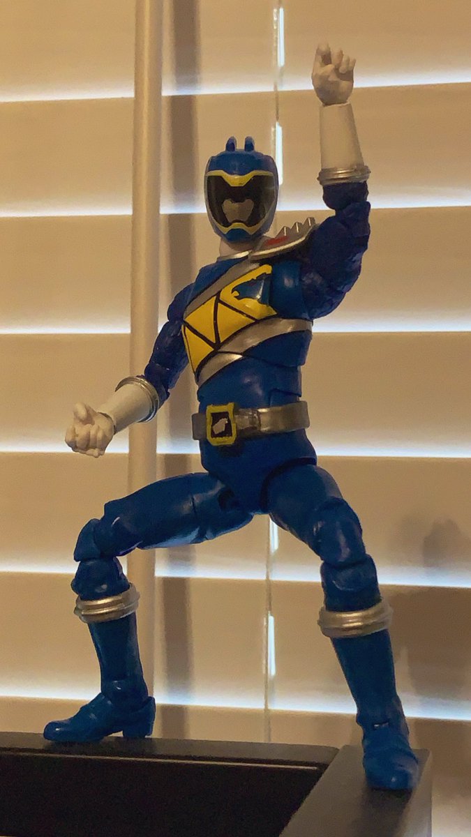 AusVizsla's tweet photo. I hope Dino Charge Blue gets clearanced down, I'd get a second and make my own Deathryuger. I'm sure I could find his helmet in 1/12 somewhere right?
#lightningcollection #TalonRanger https://t.co/g2oZ0a9jWm