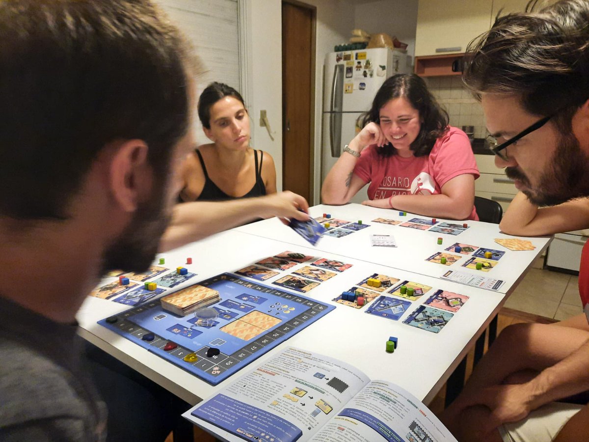 yamimaribel_'s tweet photo. Ayer jugamos #UTOPOLIS , un juego de mesa en donde debes crear, administrar y mejorar una ciudad. Me encantó, tiene mucho Sim City vibes, y buen nivel de complejidad.
Obvio que gané 😎✌️ https://t.co/rYs6hn6CMD
