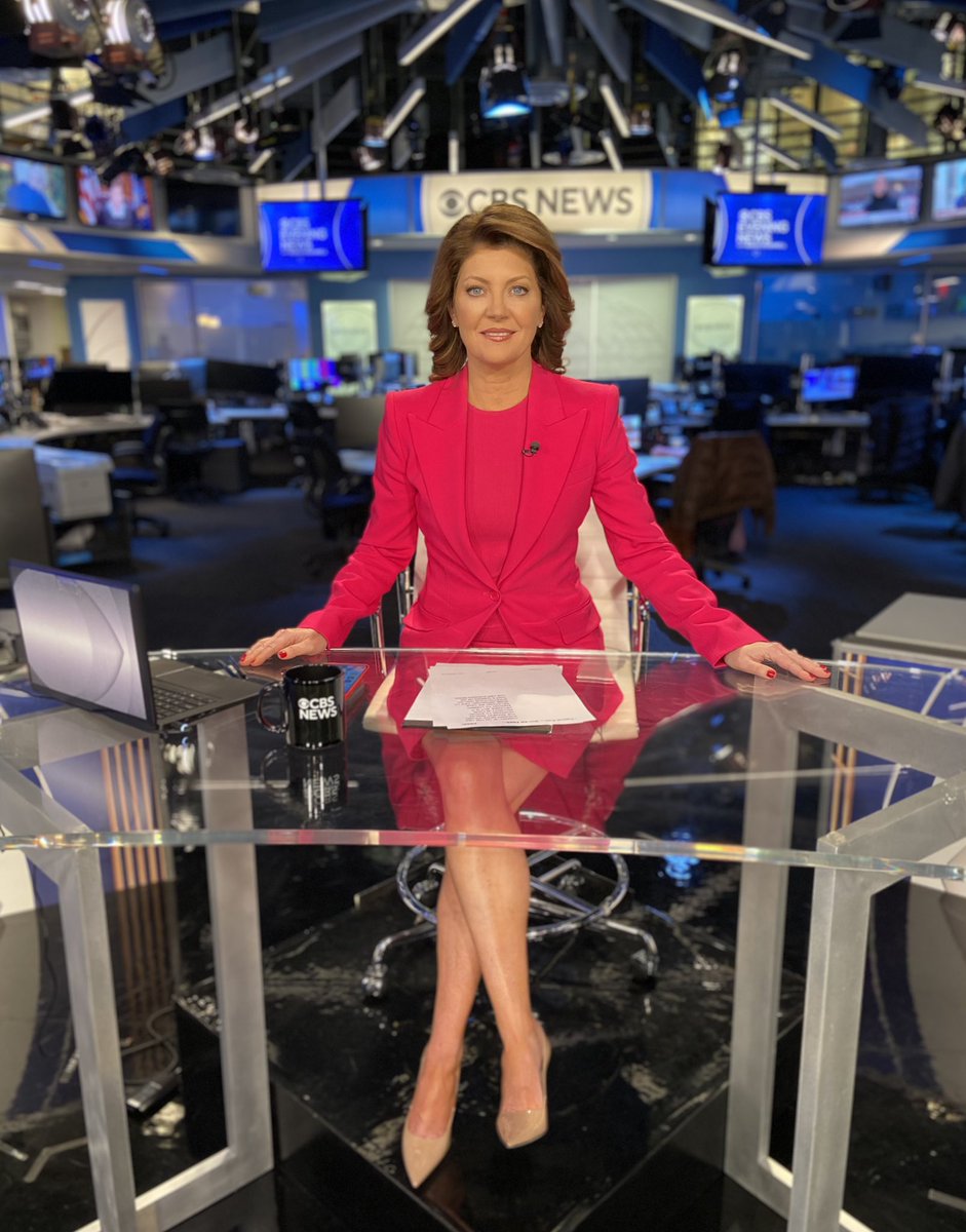 CBSEveningNews's tweet photo. TONIGHT: @NorahODonnell brings you the latest top stories on the CBS Evening News from New York. Tune in! https://t.co/2WT1qS2zvl