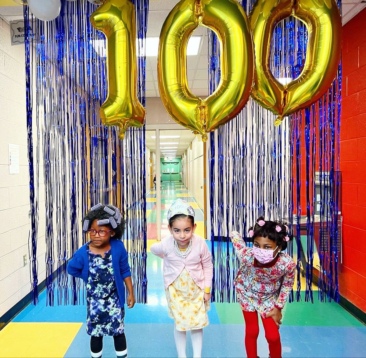 ThomasEdisonES's tweet photo. HAPPY 1️⃣0️⃣0️⃣th DAY OF SCHOOL 🎉🥳💯 (pt.1) 

#mnps #edisonelementary #nashville #100thdayofschool #getitdone #imaginethepossibilities #chargers #getchargedup #countto100 #BackToSchool #February2023 https://t.co/xrQwiHs88f