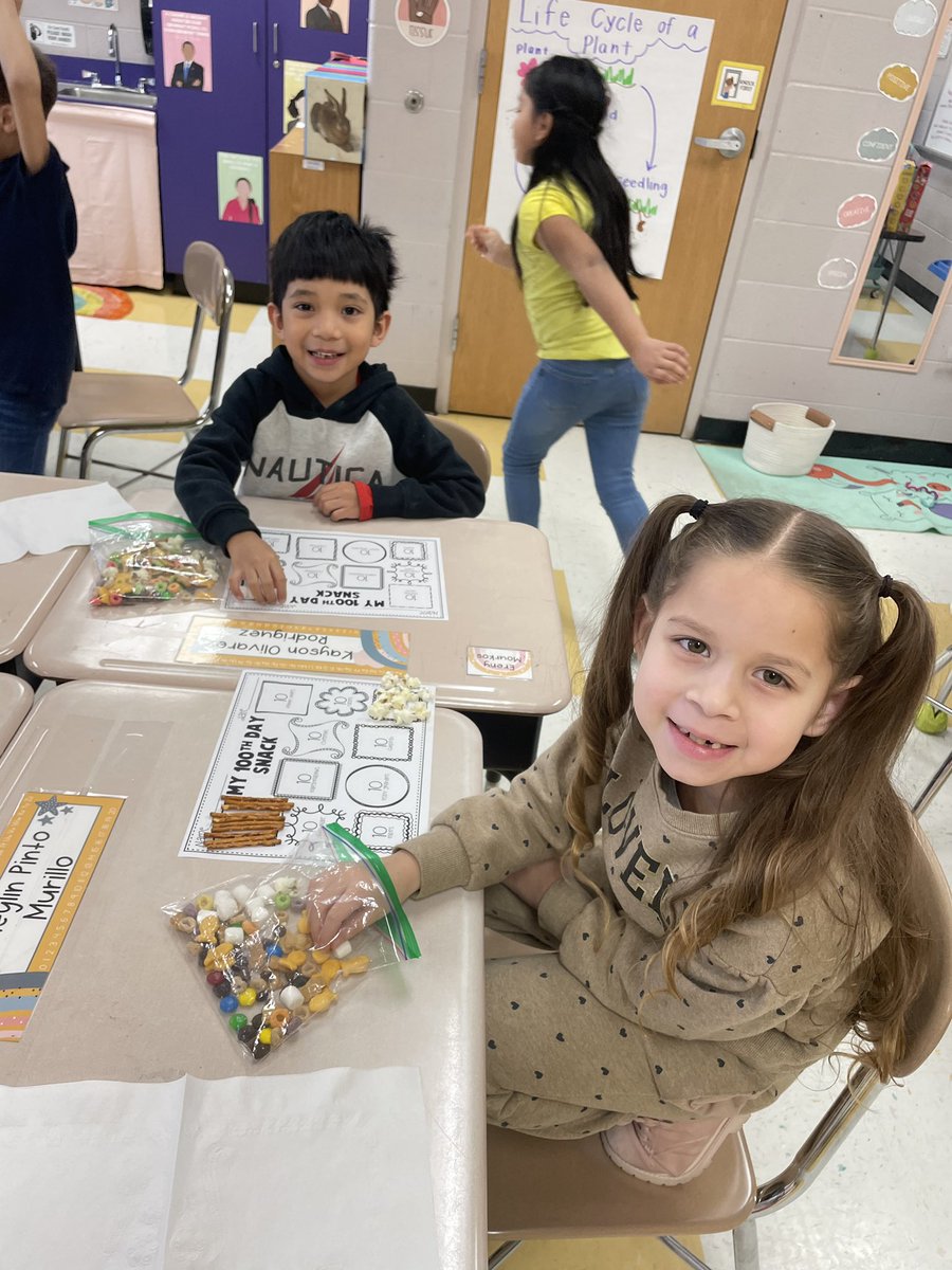 ThomasEdisonES's tweet photo. HAPPY 1️⃣0️⃣0️⃣th DAY OF SCHOOL 🎉🥳💯 (pt.3) 

#mnps #edisonelementary #nashville #100thdayofschool #getitdone #imaginethepossibilities #chargers #getchargedup #countto100 #BackToSchool #February2023 https://t.co/4efwJHHniF