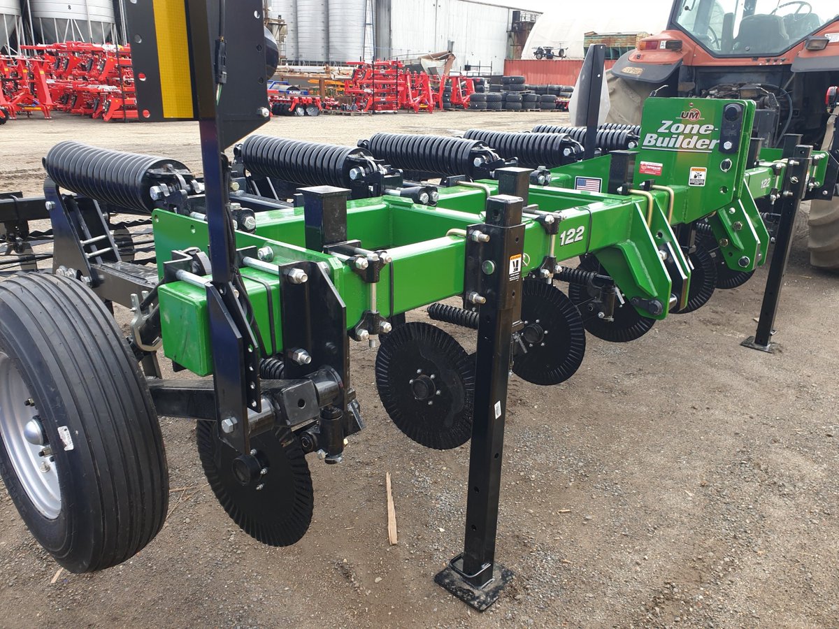 OzAG_Machinery's tweet photo. @UnverferthMfg Zone Builder Demos happening in the Mallee tomorrow, for more info contact @Oz_Value_AG today.
https://t.co/TSmWcK7ybO
#werefarmerstoo #ozvalue #unverferth #zonebuilder #rippers #deepripping #demos #6shank #mallee #farming https://t.co/OUYDSztPjb