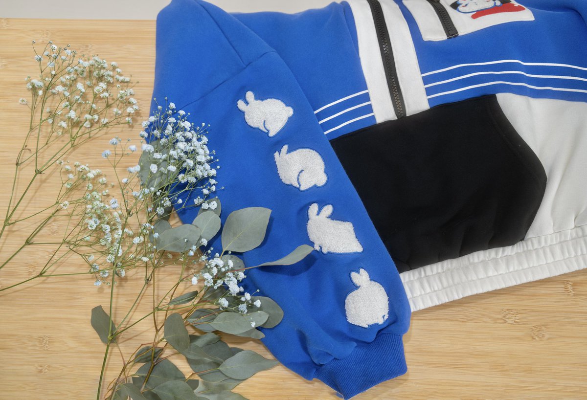 fuwaffystore's tweet photo. 🐇 Year of the Rabbit &amp; bee cozy 🐝
jacket w/ sweatpants sets are available for preorder!

A portion of the proceeds during this preorder will go to the bee conservancy, to support our local pollinators! 🍯 https://t.co/PSieStnEp5