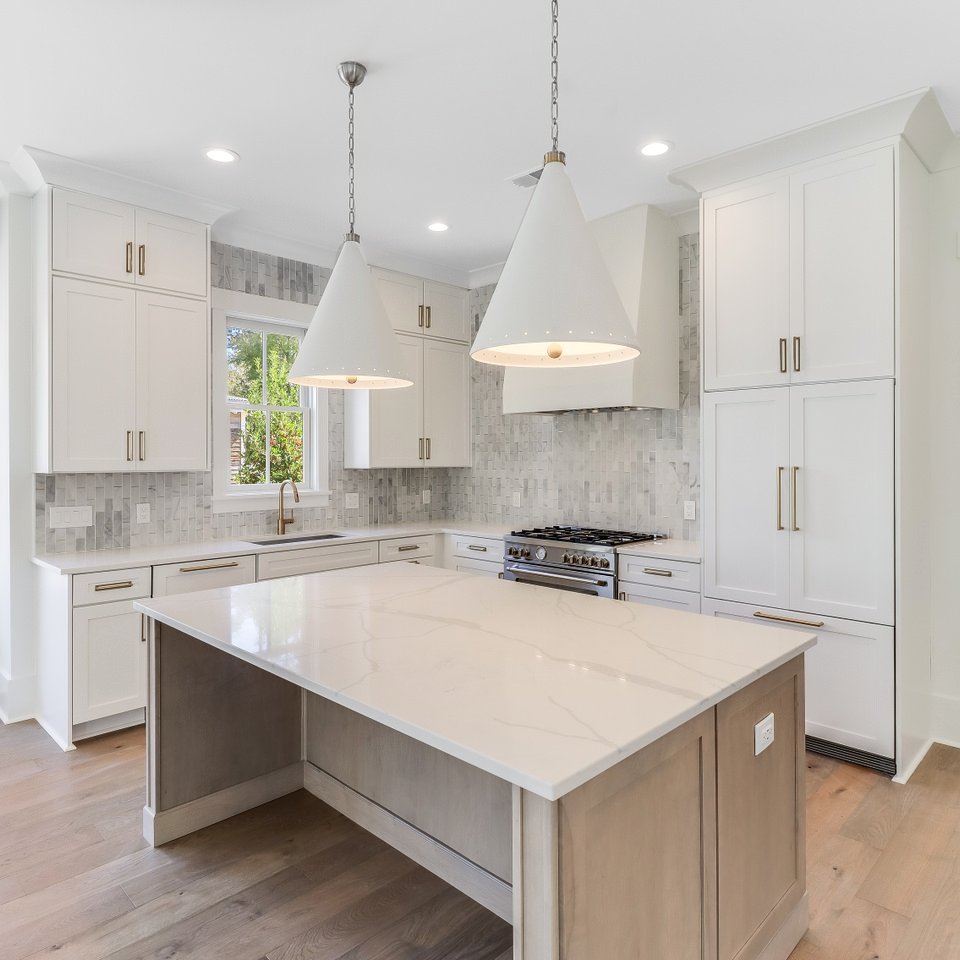 brightwaterATL's tweet photo. A coastal classic, perfect for the low country. 🌊 Discover riverfront living in Bluffton, South Carolina here: https://t.co/rwzgCjnahg #BlufftonSC #BlufftonRealEstate #BlufftonStateOfMind https://t.co/eaRTn6NlVo