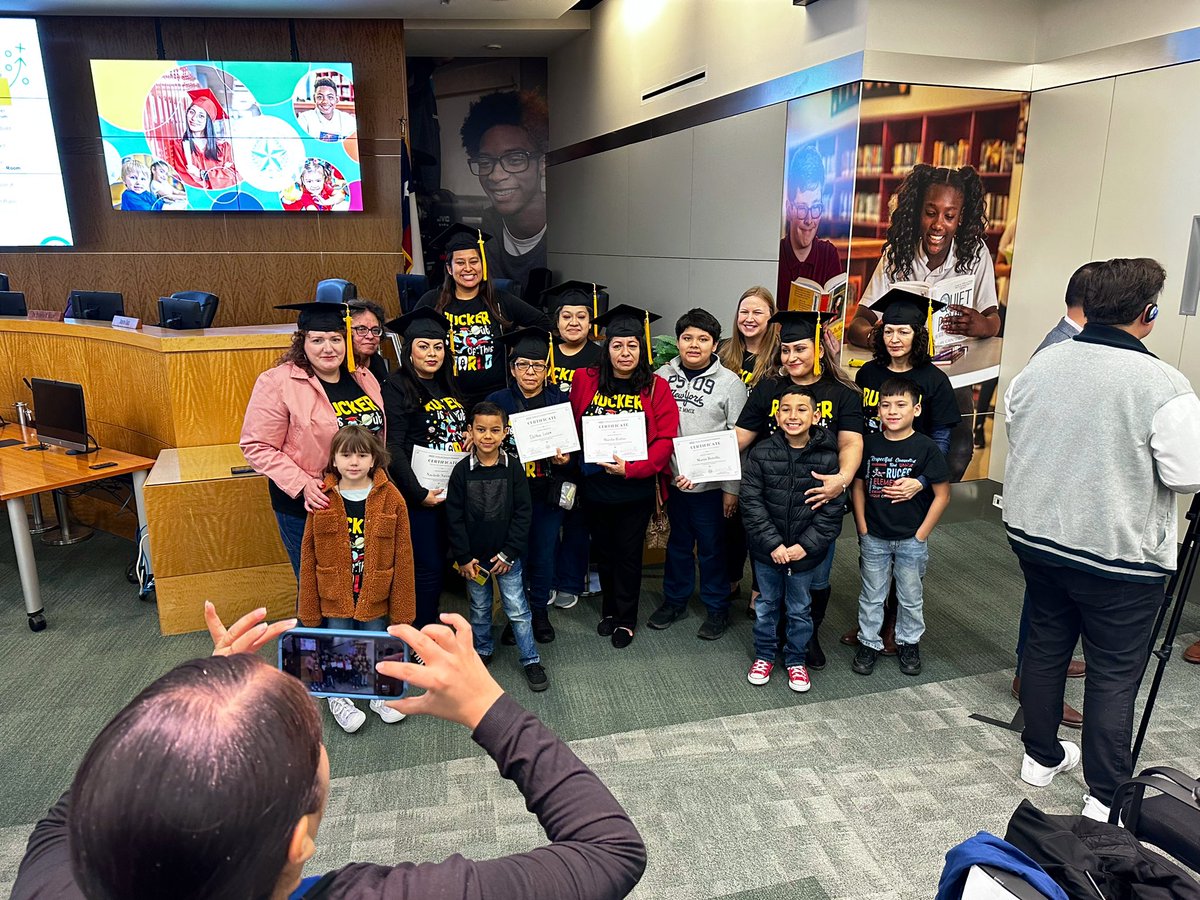 Max Moll tweet media