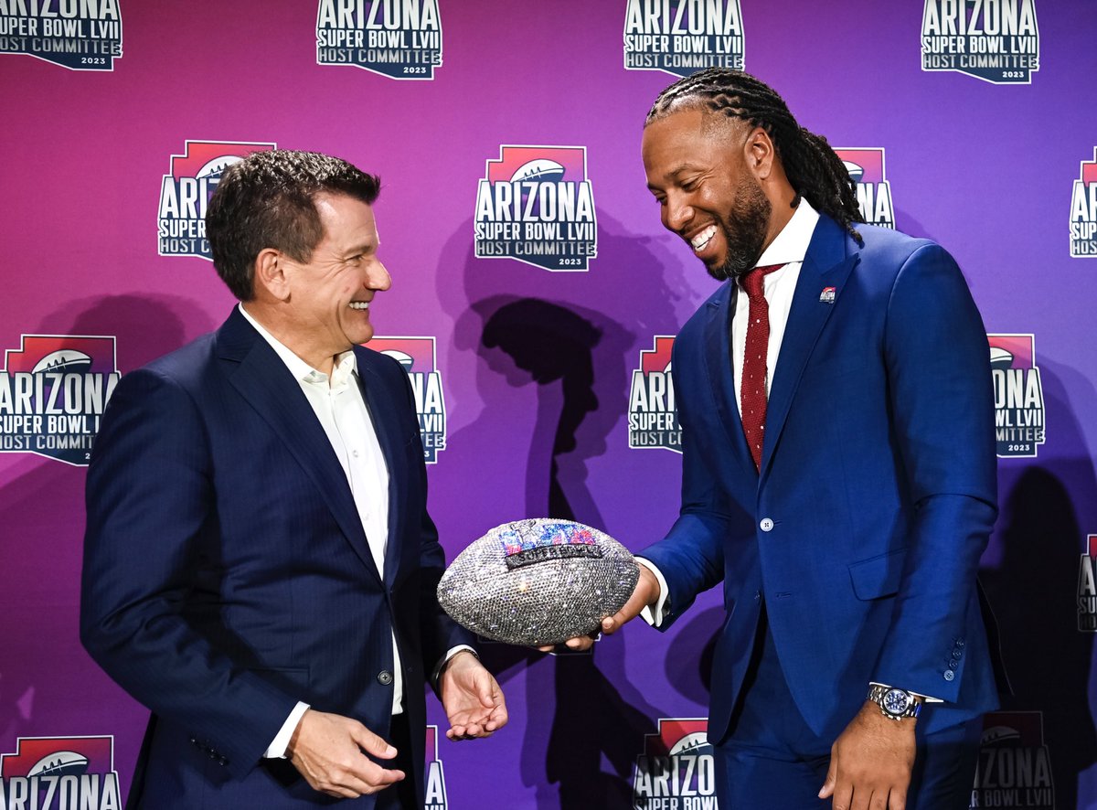 What a way to kickoff the week 🏈 

Michael Bidwill, Governor Katie Hobbs, Larry Fitzgerald and the rest of the Super Bowl LVII Host Committee officially welcomed our visitors to beautiful Arizona 🏜️