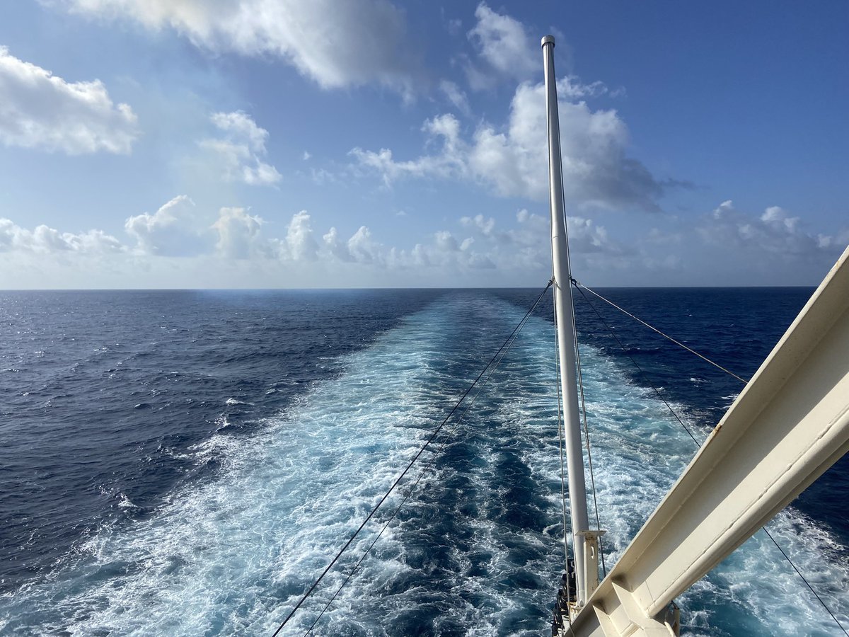 RineyDon's tweet photo. In just 33 more days, the view outside my window on #radianceoftheseas will look something like this! #Bahamas #cruise @RoyalCaribbean https://t.co/uJdoizGYm5