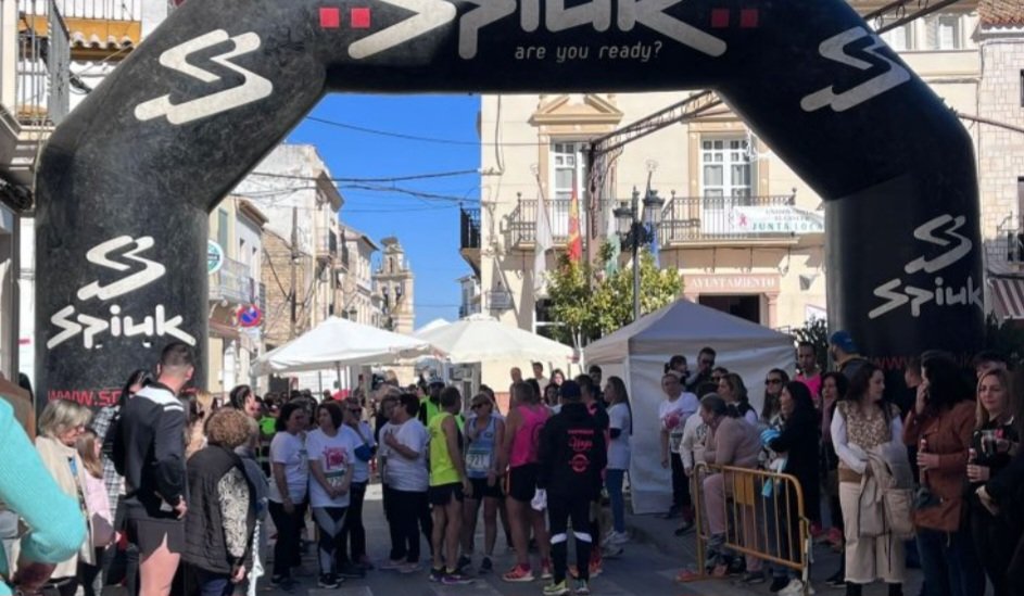 Protección Civil de Casariche colaboró en la I Milla Urbana organizada por el Club de Atletismo de Casariche con 5 voluntarios, la cual acabó sin incidencias. Gracias a la organización por el trato recibido.