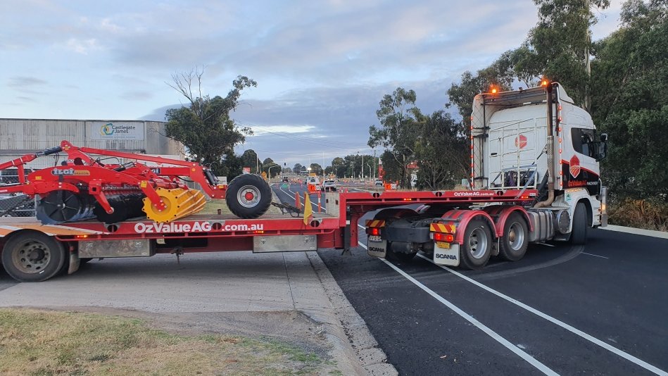 OzAG_Machinery's tweet photo. More and more machines hitting the road in the last week!
https://t.co/TSmWcK7ybO
#werefarmerstoo #ozvalue #deliveries #tillage #rolllers #spreaders #ratecontrol #ARAG #scales #ILGI #Aragon #disctillers #flatout #landroller #52ft #42ft #donder #spreader #stainlesssteel #oftm https://t.co/50U1mdOZBr