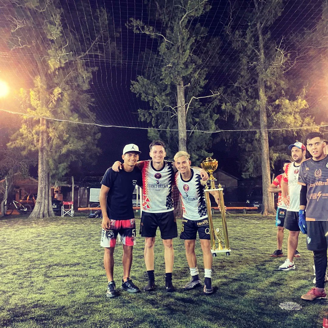 GonzaaMaximiani's tweet photo. Las finales se ganan🤍❤️🤍🏆 https://t.co/5PCzkRdMmd