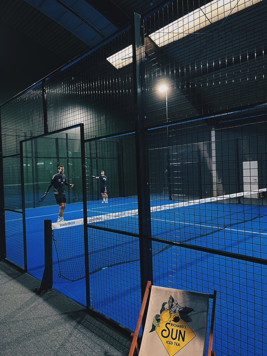 LucaMarseiler's tweet photo. Heute zum ersten Mal Paddeltennis gespielt 🫱🏼‍🫲🏾 warum macht das so Spaß????? https://t.co/NMsJjeIdNE