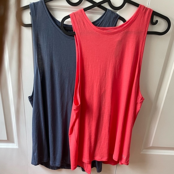 mrc248's tweet photo. So good I had to share! Check out all the items I'm loving on @Poshmarkapp #poshmark #fashion #style #shopmycloset #victoriassecret #clecosmetics #freepeople: https://t.co/S3AjdWwyes https://t.co/hVmX2nrTTk