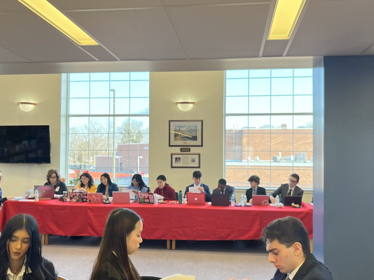MatozzoTracy's tweet photo. Today’s state Student Council meeting is a reminder that we eventually cross paths with people we respect and admire from around the state! @whalen @delsearegional ❤️🫶🏼 https://t.co/IYyXkxoX3M