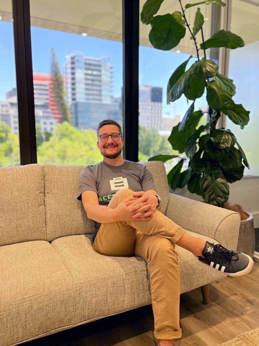 AccountKit tweet media