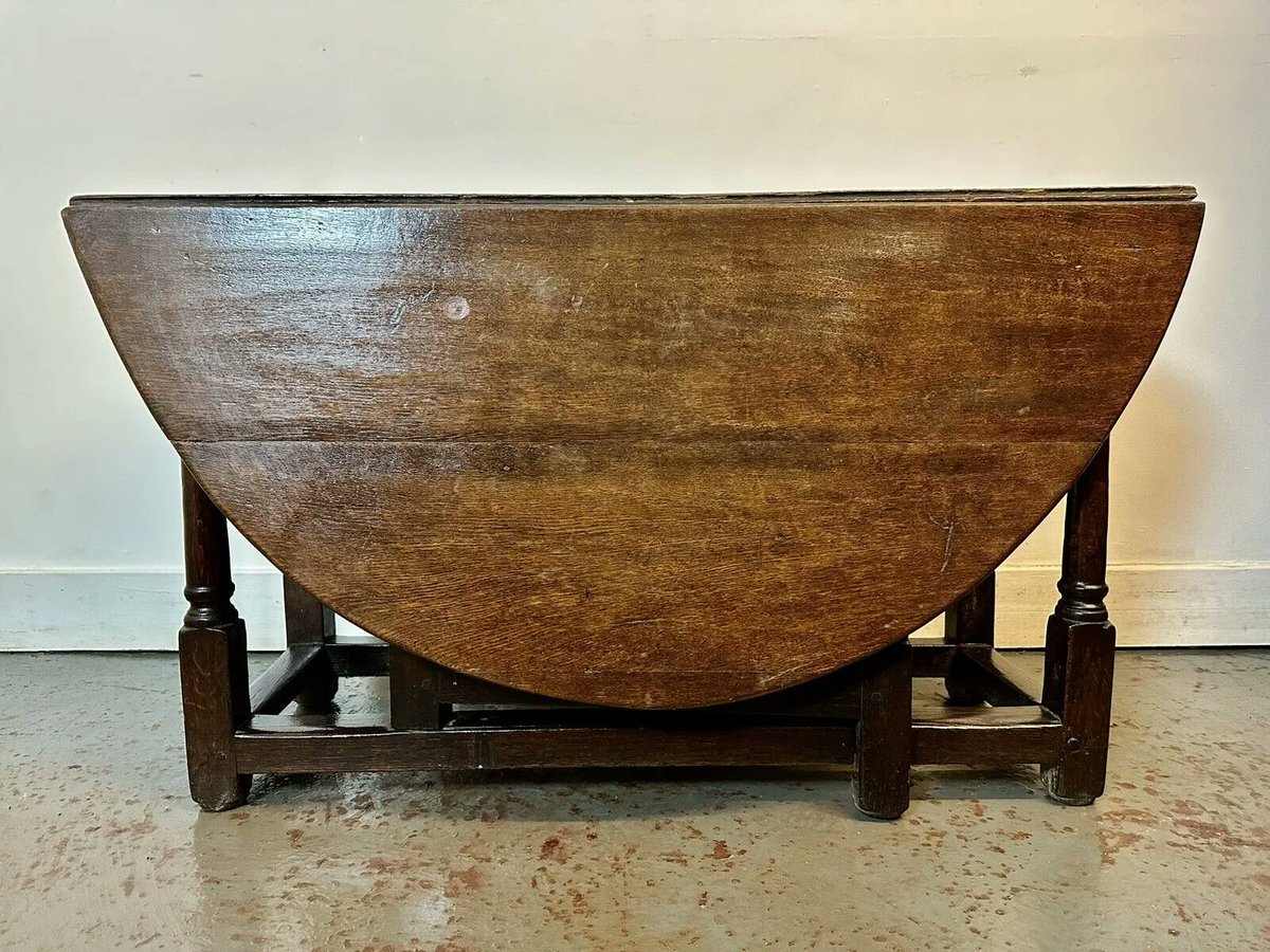 A Rare & Beautiful 240 Year Old Antique Oak Drop Leaf Gate-leg Table. Made in England during the reign of King George III in around 1780 to a lovely standard. The beautiful oval drop leaf table top with rounded edges. 

#antiques #antiquesco #antiquefurniture #antiquetable