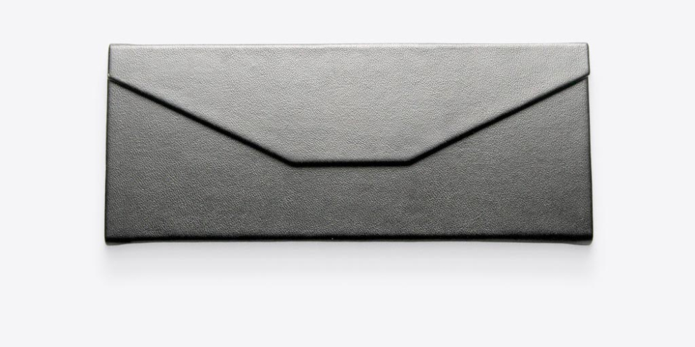 #hashtag2 Matte Black Folding Triangle Sunglasses Case everystyle.shop/matte-black-fo…