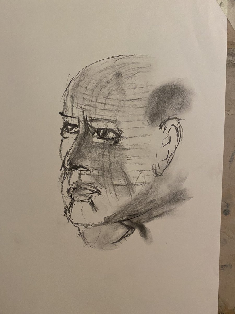kate_navi's tweet photo. Different life drawing session today. No life model!
Our instructor stepped in &amp; we did contour lines with projector.
A few fun sketches. https://t.co/FuE4PBZ3ea