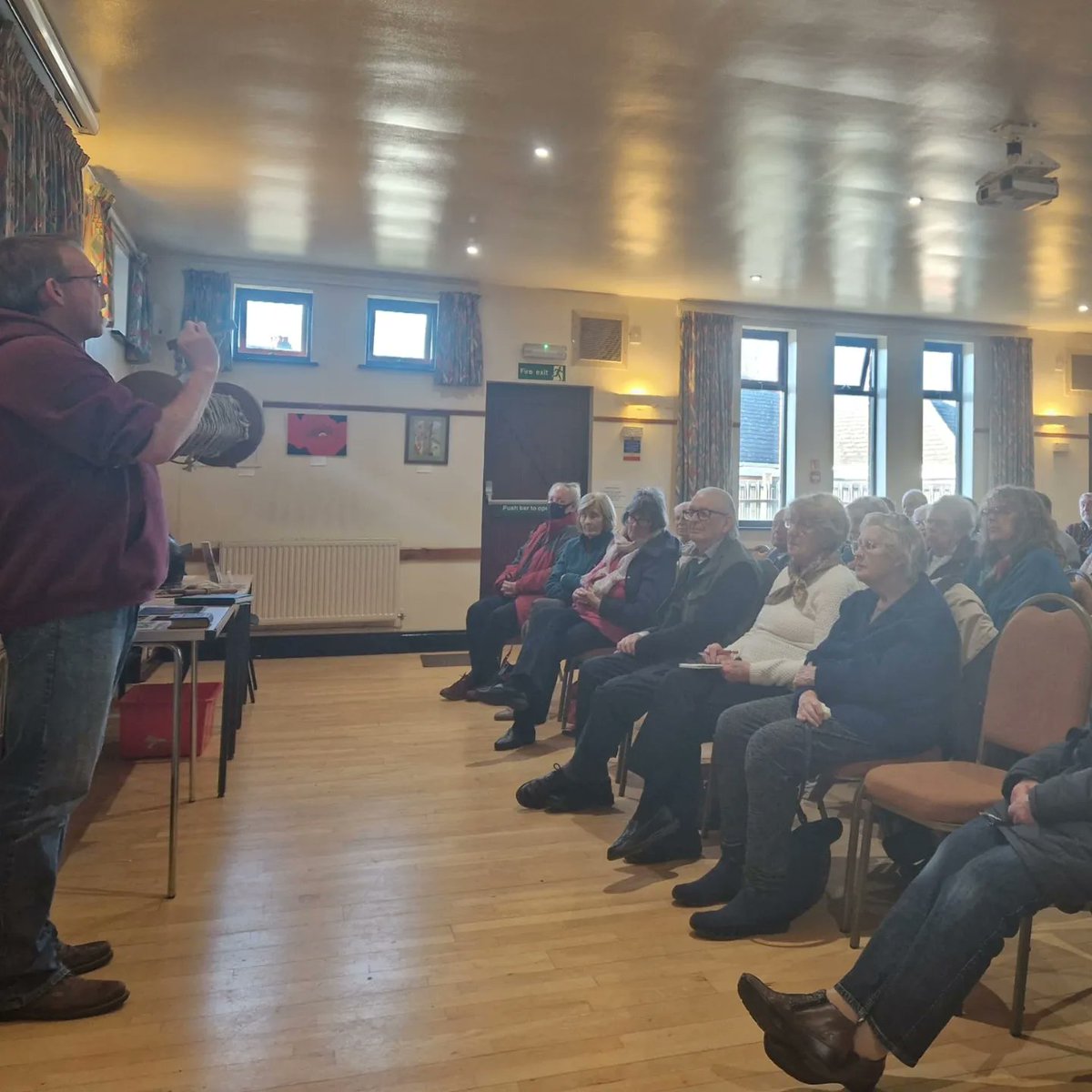 DiscoverhistPH's tweet image. A break from the classroom today. A #visit to #WyreForest #U3A to #talk about the #sailing of the #Mayflower in #1620. #EdwardWinslow #sailed #aboard the #ship. He was born in #Droitwich and #educated at The @KingsWorcester #KingsSchoolWorcester @Old_Vigornians #lifelonglearning