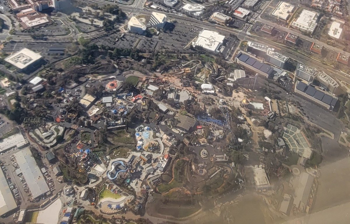 Angry_Gumball's tweet photo. You don't see this every day, at least not from this angle. https://t.co/juKLPlJsks