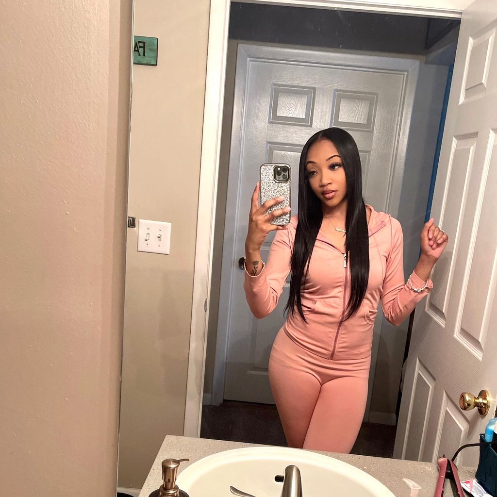 kayla tweet media