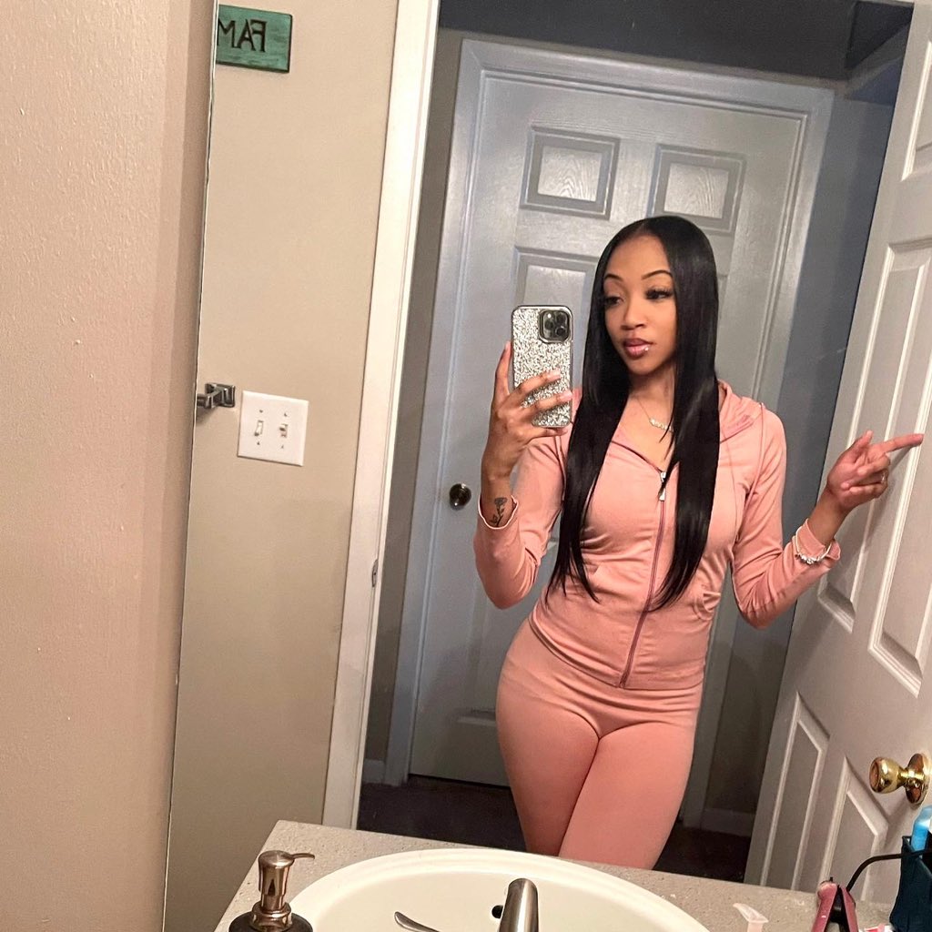 kayla tweet media