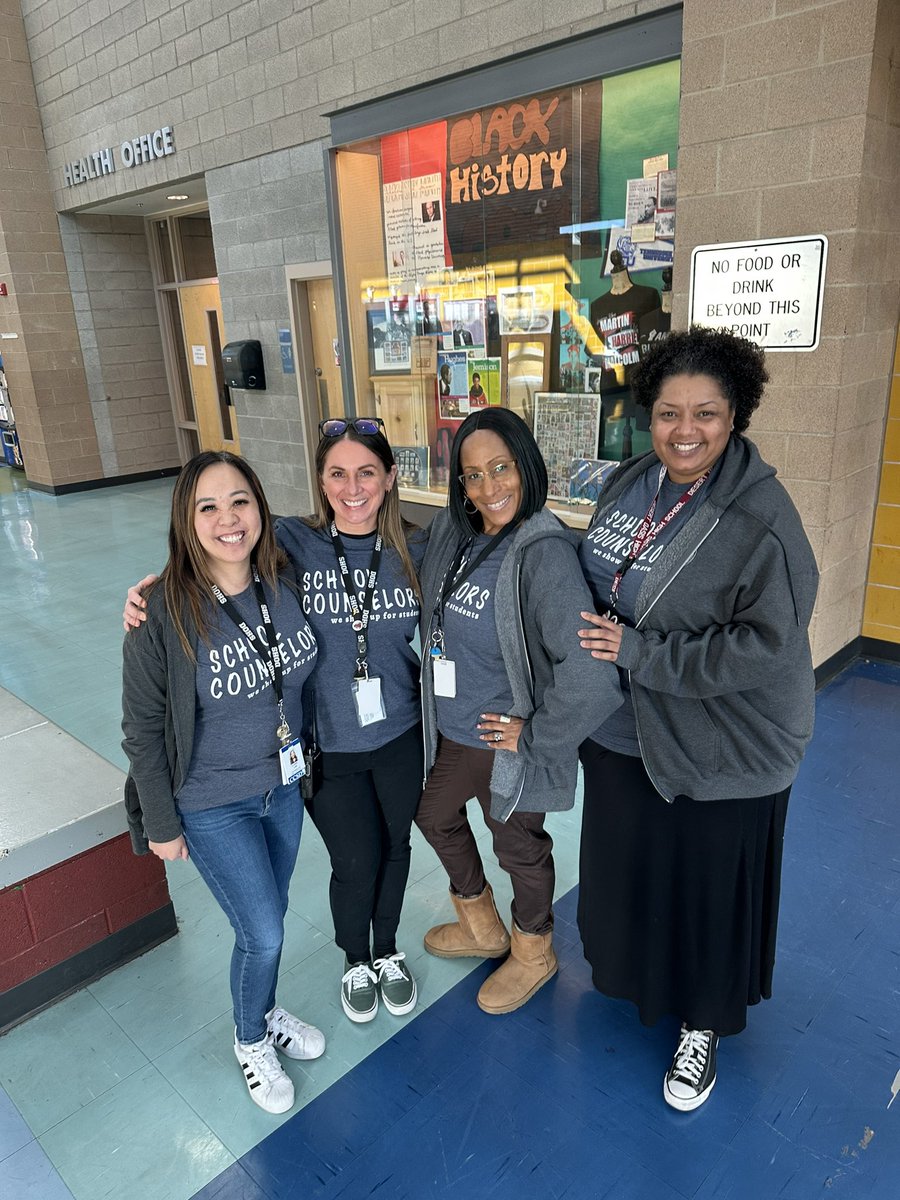 Happy National School Counseling Week from some of the Desert Oasis High School Counselors! @ClarkCountySch @CCSDCounselors #weshowupforstudents ❤️🖤