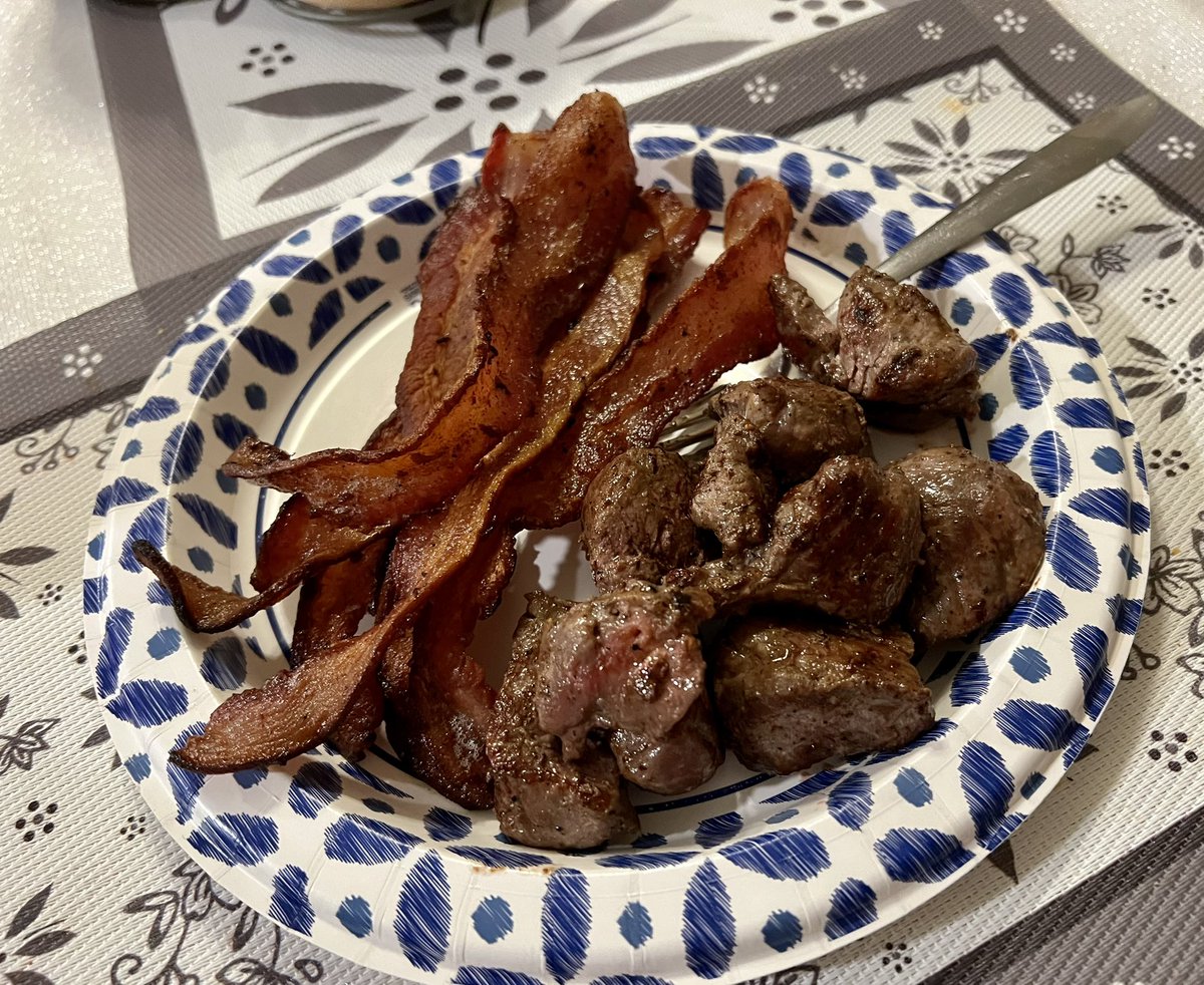 Bacon and sirloin steak tips, doesn’t get more KETO than that! #KETO #KetoForMentalHealth #KETOForOverallHealth #KETOLife