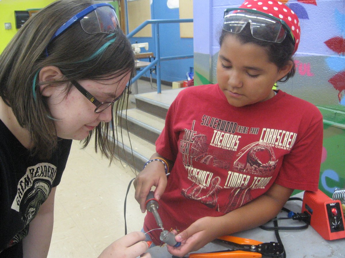PDXTinkerCamp's tweet photo. Registration Open for Summer Camps - https://t.co/LjD6pfKWDF https://t.co/d52qn3gecc