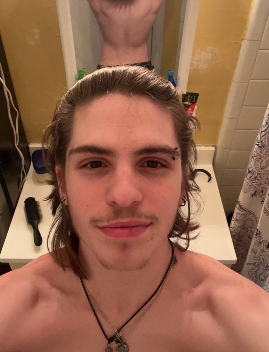 joey ) on Twitter "RT Beast3Balls Bathroom boy fr"