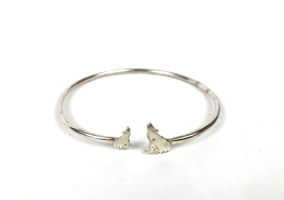 Check out Southwestern Coyote Family Sterling Silver 925 Open Bangle Bracelet Estate Find ebay.com/itm/4041484389…

#sterling #sterlingbangle #coyotejewelry #southwesternjewelry #estatejewelry #vintagejewelry #preownedjewelry #roguesestatejewelry