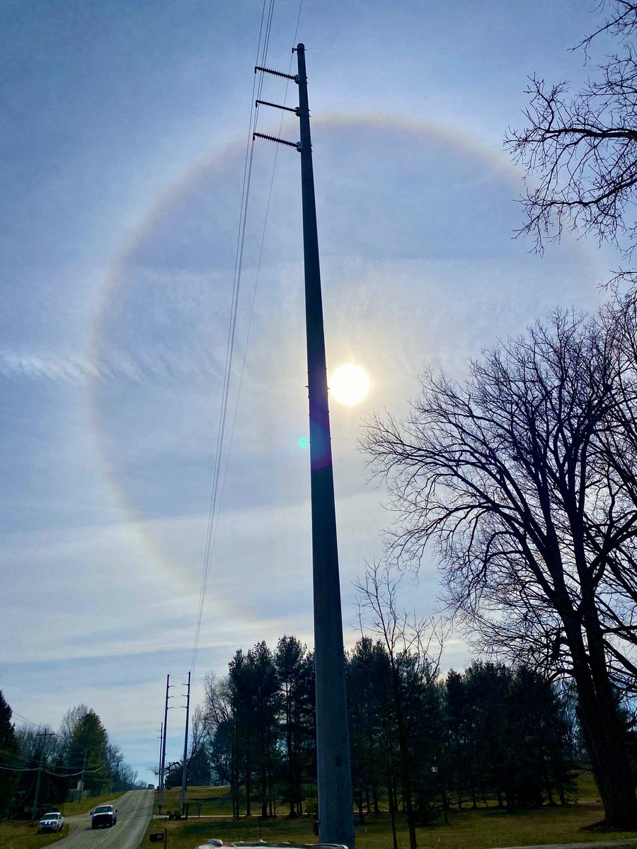 groupee5's tweet image. Afternoon full circle sun dog over Greenwood #INwx #sundog