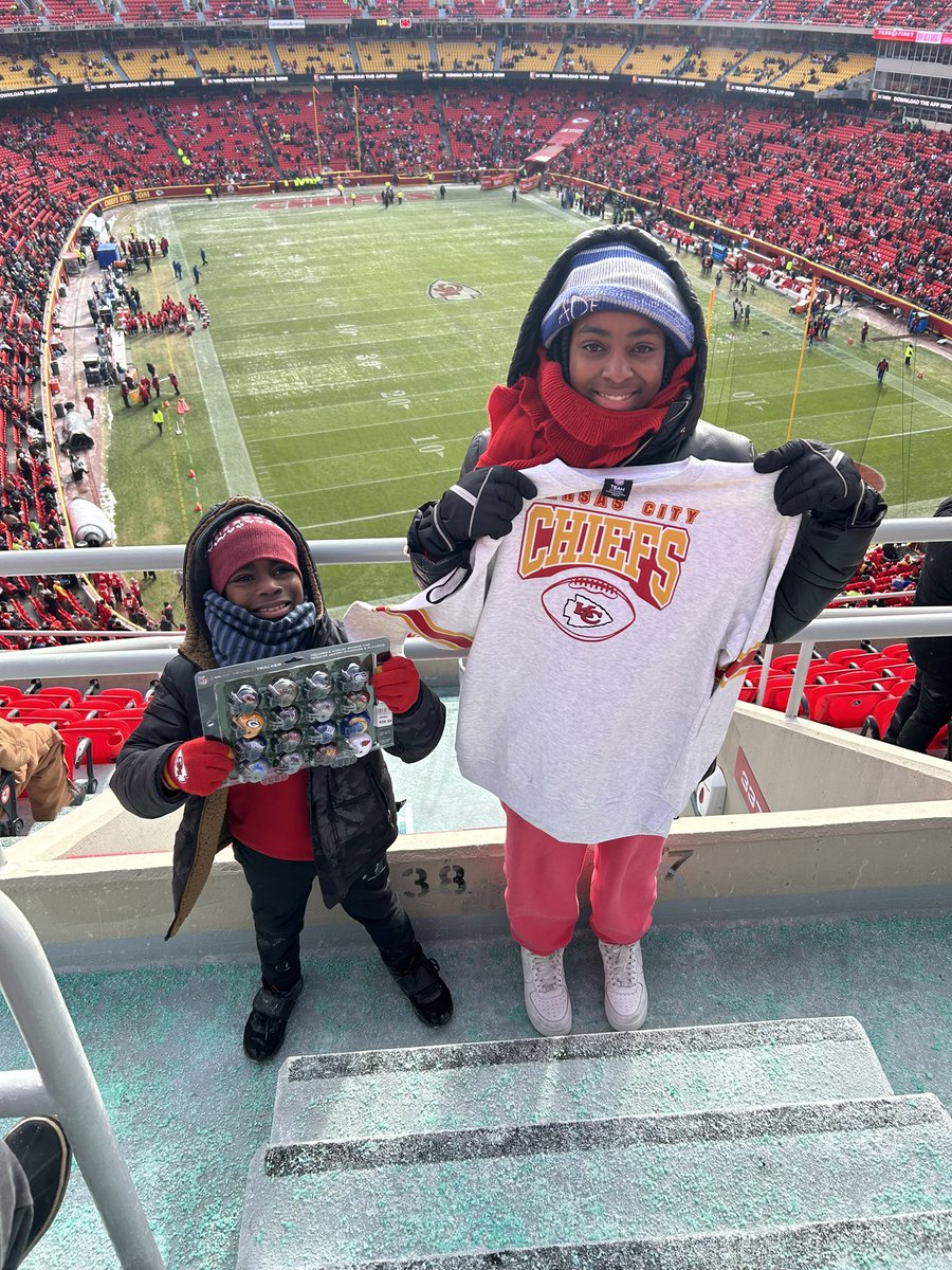 I will be forever grateful that I got to experience this #Chiefs season with these families that were apart of the #MyFirstGame Campaign with @KCSportsNetwork @TicketsForLess and @HelpKCKids. Seeing them cheer, scream, and jump for joy was so special. #kcsnfoundation ❤️