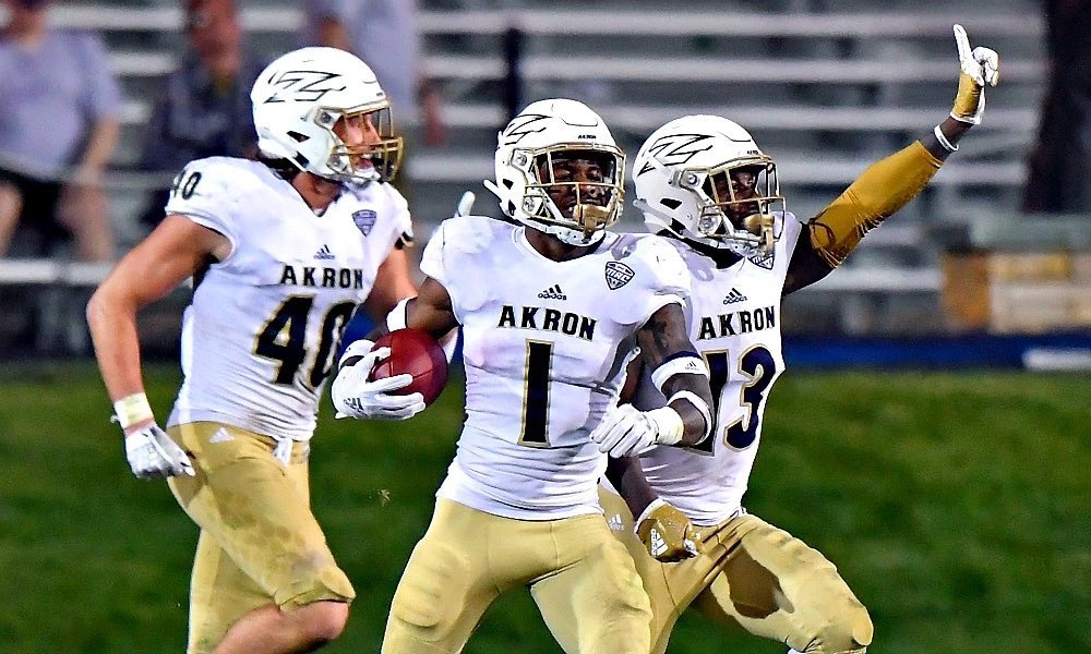 jojofootball1's tweet photo. I’m Blessed to receive an offer from the University of Akron. Thank you @CoachTibs @ZipsFB @ZipsFB_RECRUIT https://t.co/jq2HKH3ANm